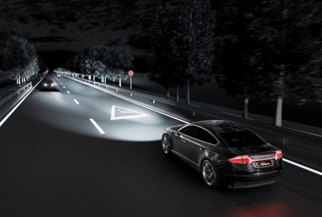 復旦大學林燕丹教授：智能駕駛時代，汽車照明的挑戰與趨勢